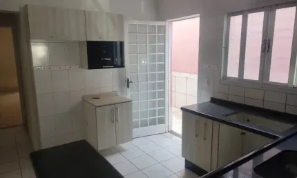 Sobrado 175 m²/ 3 Dorm/ Suíte/ Espaço Gourmet/ Pq. Laranjeiras