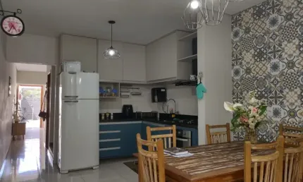 Sobrado à venda com 2 dorm./ Suíte/ Varanda/ Espaço gourmet/ Piazza di Roma 2
