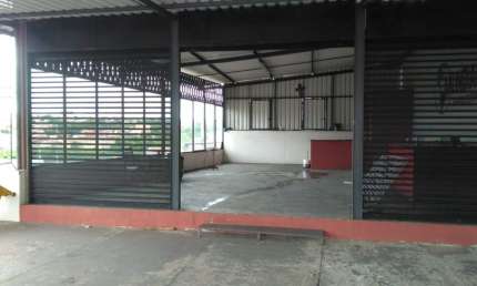 Salão comercial com 250 m²/ 2 Pavimentos/ Sistema trifásico/ Jardim Vera Cruz