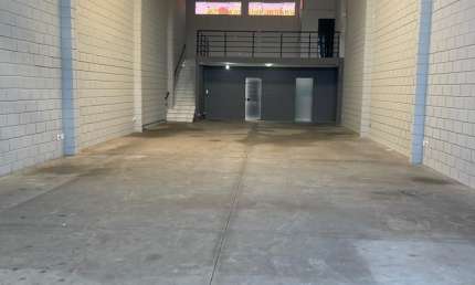 Galpão comercial com 310 m²/ Sistema Trifásico/ Mezanino/ 3 Wc´s/ Jardim Tulipas