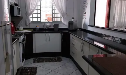 Casa térrea com 170 m²/ 2 dorm./ suíte/ área gourmet/ ac. av. ipanema