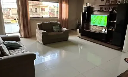 Sobrado à venda parque jataí/ 214 m² a. c./ 3 dorm./ suíte/ 2 salas/ 350 mil