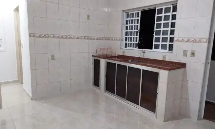 Oportunidade! sobrado podendo ser 02 casas/ quintal/ varanda/ jd. santo andré