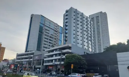 Sala comercial/ 66 m²/ 3 wc´s/ 2 Vagas/ Pq. Campolim/ Ac. Rod. Raposo Tavares