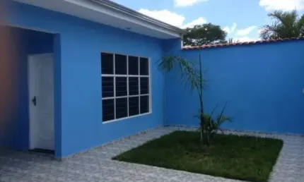 Casa térrea/ 240 m²/ 3 Dorm./ Suíte/ Salão de Jogos/ Ac. Rod. Santos Dumont