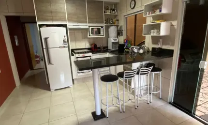 Sobrado à venda/ 2 Dorm./ Área Gourmet/ 2 Wc´s/ À 2 min. da Rod. Raposo Tavares