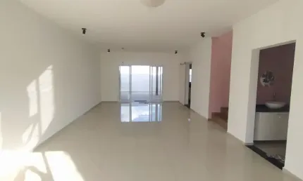 Sobrado em condomínio/ 3 Dorm./ Suíte/ Área Gourmet/ Ac. Av. Vinícius de Moraes
