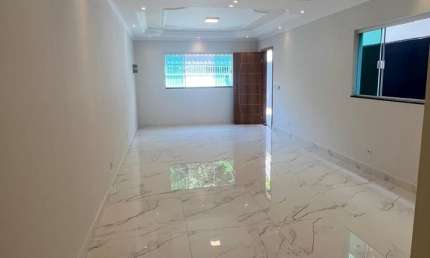 Casa à venda/ 3 Dorm./ Suíte/ Quintal/ 3 Wc´s/ Ac. Av. Independência/ Só 450 mil