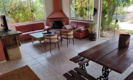 Chácara com 2.500 m²/ 3 Dorm./ Varanda/ Piscina/ Ac. Rod. Raposo Tavares