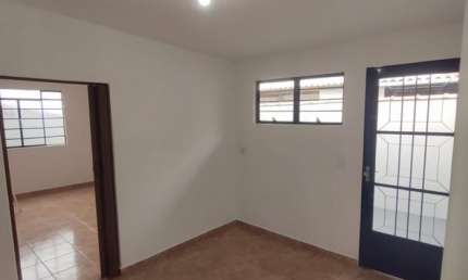 Casa térrea à venda com Edícula/ 2 Vagas/ 209 m²/ Jd. Ana Maria/ Só 320 mil