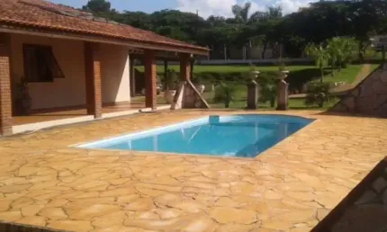 Chácara avarandada/ 7.110 m²/ 3 Suítes/ Piscina/ Área Gourmet/ Resid. Alvorada