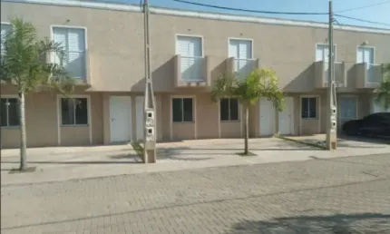 Sobrado em cond./ 2 Dorm./ Quintal/ Vila Mineirão/ Aluguel 1.600,00