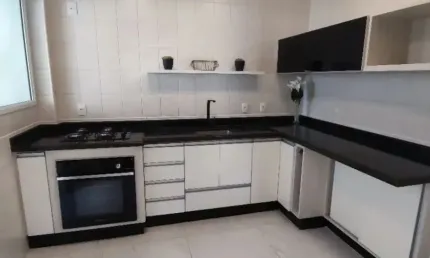 Apto à 2 min. do shopping iguatemi/ 2 dorm./ suíte/ varanda/ 2 vagas/ só 469 mil