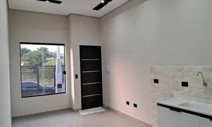 Casa térrea nova/ 2 Dorm./ Suíte/ Ambientes Integrados/ Ac. Av. Itavuvu