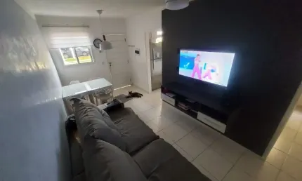 Casa térrea em cond./ 2 Dorm./ Lazer completo/ Ac. Américo Figueredo/ Só 371 mil