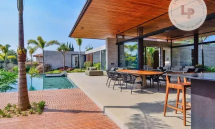 Residencia cinematografica com arquitetura moderna à venda na fazenda da grama em itupeva