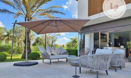 Fabulosa residencia à venda no boulevard da fazenda da grama