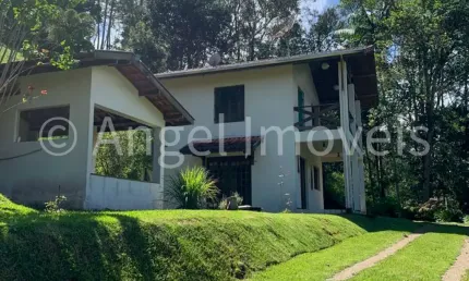 CHALÉ CHARMOSO EM PROPRIEDADE COM EXCELENTE POTENCIAL. MUITO VERDE, AR PURO, ÁGUA EM ABUNDÂNCIA