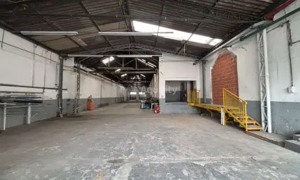 Galpão à venda na Mooca, São Paulo, 700m² – Oportunidade!