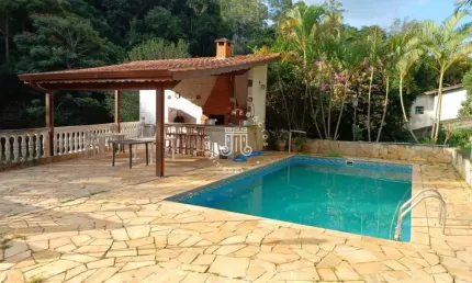 CHÁCARA COM CASA 3 DORMITÓRIOS E LAZER COMPLETO À VENDA - JARINÚ/SP