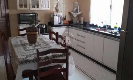 Casa com 2 quartos à venda na Rua São Sebastião do Paraíso, 43, Jardim Búfalo, Jundiaí