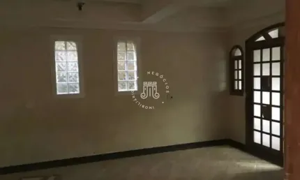 CASA À VENDA COM 300 m2 - 3 DORMITÓRIOS (1 suíte) , 3 BANHEIROS, 2 VAGAS DE GARAGEM - BAIRRO SANTA GERTRUDES - JUNDIAÍ/SP
