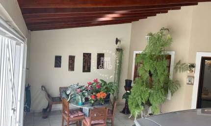 CASA PARA VENDA COM 3 DORMITORIOS SENDO 1 SUITE - MEDEIROS - JUNDIAI/SP
