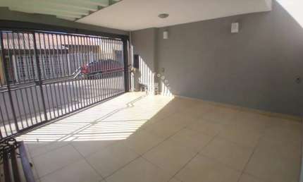 CASA À VENDA COM 148m² COM 3 DORMITÓRIOS (1 SUÍTE), 4 BANHEIROS, 2 VAGAS DE GARAGEM NO PARQUE DA REPRESA EM JUNDIAÍ/SP