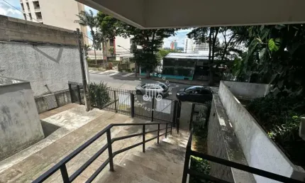 CASA AMPLA A VENDA NO BAIRRO VILA BOAVENTURA EM JUNDIAÍ/SP.