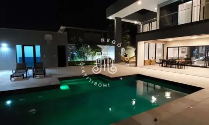 CASA À VENDA COM 04 SUÍTES LOCALIZADA NO CONDOMÍNIO QUINTA DAS PALMEIRAS EM JUNDIAÍ-SP.