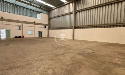 GALPÃO PARA VENDA E LOCAÇÃO COM 750M² EM CABREÚVA/SP