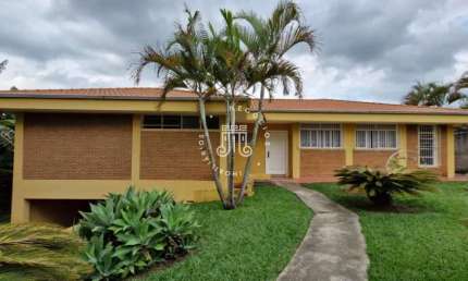 CASA À VENDA NO BAIRRO CAXAMBÚ COM 4 QUARTOS SENDO UMA SUÍTE - JUNDIAÍ / SP.