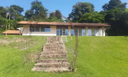 CHÁCARA À VENDA COM 03 DORMITÓRIOS SENDO UMA SUÍTE, TERRENO 8.031M² - CHÁCARAS DO GUACURI - ITUPEVA - SP