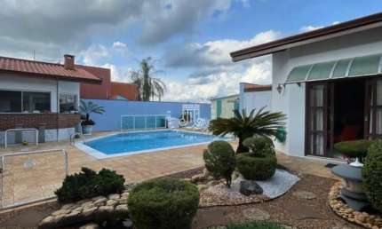 CASA COM 3 QUARTOS E 3 SUÍTES À VENDA EM ITATIBA - SP - PRÓXIMO AO CENTRO