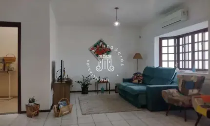 CASA À VENDA COM 3 DORMÍTORIOS NA VILA GALVÃO EM JUNDIAÍ/SP (PRÓXIMO AO MAXI SHOPPING)