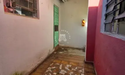 CASA À VENDA NO BAIRRO JARDIM DO LAGO - JUNDIAÍ / SP.