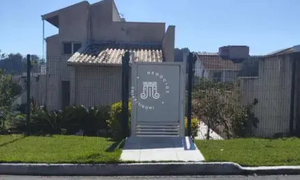 CASA PARA VENDA E LOCAÇAO COM 03 QUARTOS  NO CONDOMINIO VISTA VERDE NO BAIRRO CAXAMBU EM JUNDIAI/SP