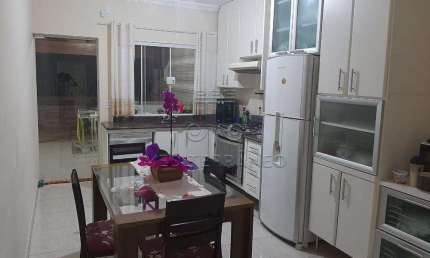 CASA À VENDA LOCALIZADA NO BAIRRO JARDIM CARLOS GOMES, JUNDIAÍ / SP.