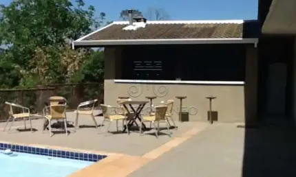 CHÁCARA À VENDA COM TERRENO DE 1.750 M² E ÁREA CONSTRUÍDA DE 400 M² - MONTERREY EM LOUVEIRA/SP.