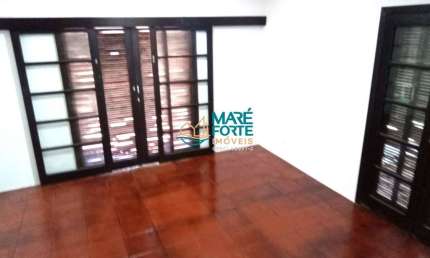 Sobrado em Ótima Localização Bairro Saco da Ribeira