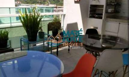 Ampla cobertura com terraço, vista parcial para o mar