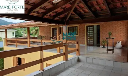ÓTIMA CASA COM 05 QUARTOS SENDO 03 SUITES - OPORTUNIDADE.