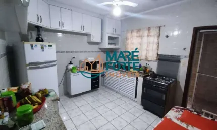 OPORTUNIDADE - EXECENTE CASA COM 4 DORMITÓRIOS (SENDO UMA SUÍTE) E 2 CHALÉS.