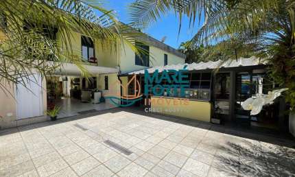 Casa com 5 quartos à venda no Sumaré, Ubatuba 