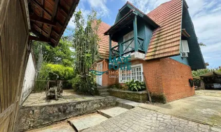 CASA NA PRAIA MAIS PROCURADA DE UBATUBA, COM UM ENORME TERRENO!