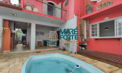 Casa ampla bem arejada ótima localização no Centro de Ubatuba SP