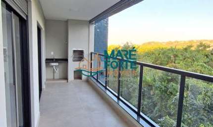 Apartamento novo com vista mata, 5 minutos da praia das Toninhas