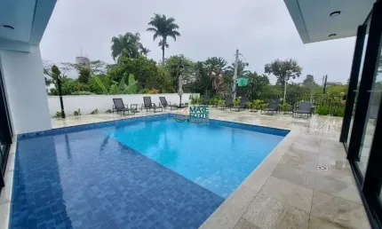 CASA DECORADA EM CONDOMINIO FECHADO COM ESTRUTURA DE LAZER!