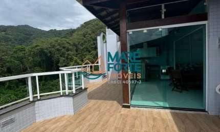 Linda cobertura com vista mata. Apenas 300 metros da Praia Grande
