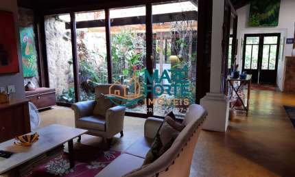 Linda casa mobiliada no Prumirim para sua tranquilidade e conforto